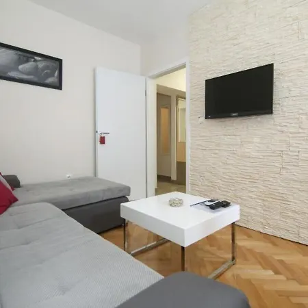 Apartment Snjezanal- In The Center Split